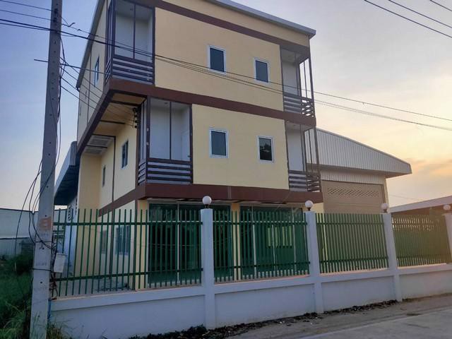 ขายโรงงานพร้อมออฟฟิศ-3-ชั้น-พื้นที่ใช้สอยของโรงงานและออฟฟิศประมาณ-800-ตารางเมตร-ขอใบ-รง4-ได้-เด