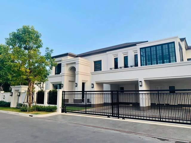 ขายบ้านเดี่ยวสุดหรู-โครงการแสนสิริ-พัฒนาการ-เนื้อที่-246-ตรว-4-นอน-5-น้ำ-ออกแบบสไตล์อังกฤษ