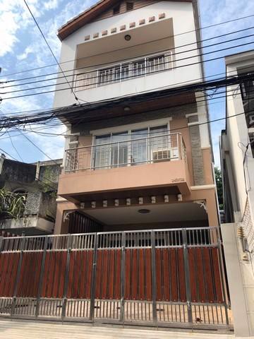 ให้เช่าทาวน์เฮ้าส์-3-ชั้น-เหมาะสำหรับพักอาศัยหรือทำออฟฟิต-เนื้อที่-32-ตรว-ถนนสาธุประดิษฐ์-15