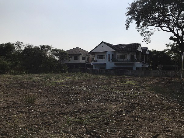 ขาย-ที่ดินเปล่าถมแล้ว-ติดถนนเมน-อยู่หมู่บ้านรวมเก้า-ซอยพุทธมลฑลสาย-2-ซอย-11