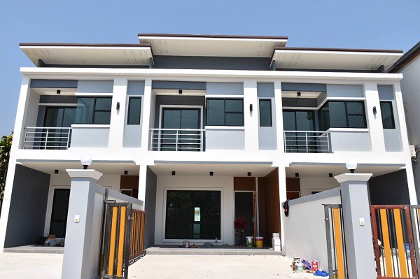 ขาย-ทาวน์โฮม-2-ชั้น-ทำเลทองโคราช-มีเพียง-3-คูหาเท่านั้น