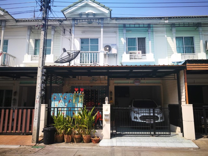 ขาย-ทาวน์เฮ้าส์-2-ชั้น-หมู่บ้านเดอะวิลล่า-ท่าอิฐ-ตกแต่งพร้อมเข้าอยู่-จังหวัดนนทบุรี