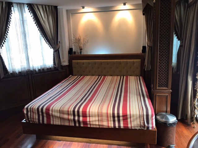 ขายบ้านเดี่ยว-2-ชั้น-ใกล้ซอยอารี-ฝั่งเดียวกับห้าง-lavilla-ตรงสถานี-bts-อารี-7ห้องนอน-4ห้องน้ำ