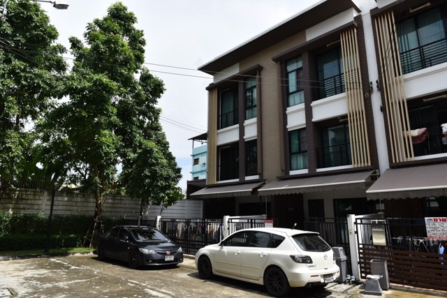 ขาย-ทาวน์โฮม-3-ชั้น-บ้านกลางเมือง-กัลปพฤกษ์-สภาพนางฟ้า-เหมือนใหม่