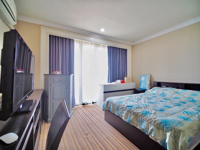 ขาย-คอนโดสายลม-สวีท-เสนานิคม-80-ตรม-มีที่จอดรถประจำ