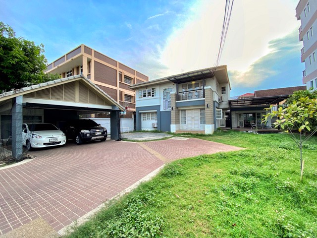 ขาย-บ้านเดี่ยว-ทำเลหายาก-122-วา-โชคชัย-4-ปาร์เก้ไม้มะค่าทั้งหลัง