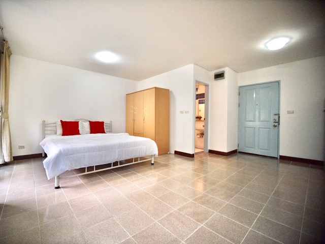 ขาย-ห้องพร้อมเฟอร์-พาร์คแลนด์-บางนา-890000-บาท