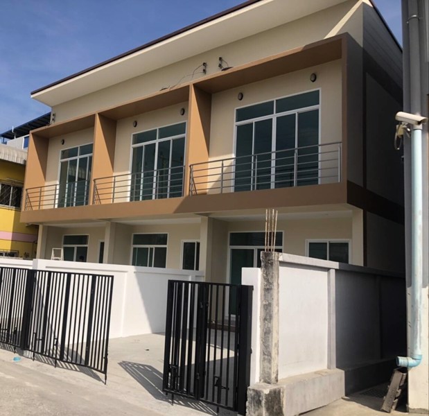 ขายบ้าน‼ทาวน์เฮ้าส์-2-ชั้น-บ้านกลาง-ปทุมธานี