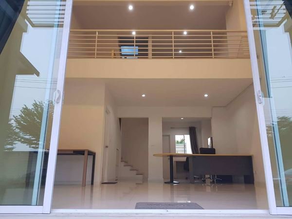 ขายตึก-3-ชั้นครึ่ง-บางใหญ่-นนทบุรี-มีเนื้อที่ด้านหลังตึก-3-ห้องนอน-3-ห้องน้ำ-257-ตรว