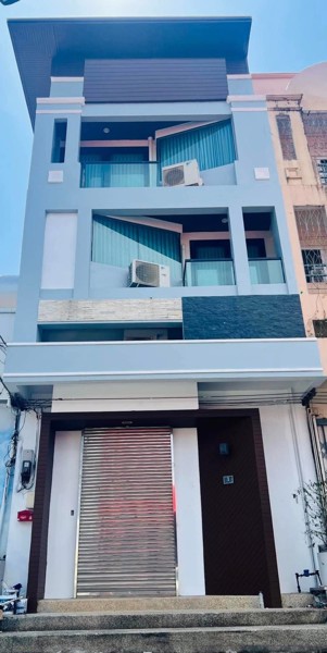 ขายอาคารพาณิชย์ 3.5 ชั้น ตกแต่งพร้อมอยู่ 100% (หิ้วกระเป๋าเข้าอยู่ได้เลย) มีระบบกันขโมย กล้องวงจรปิด