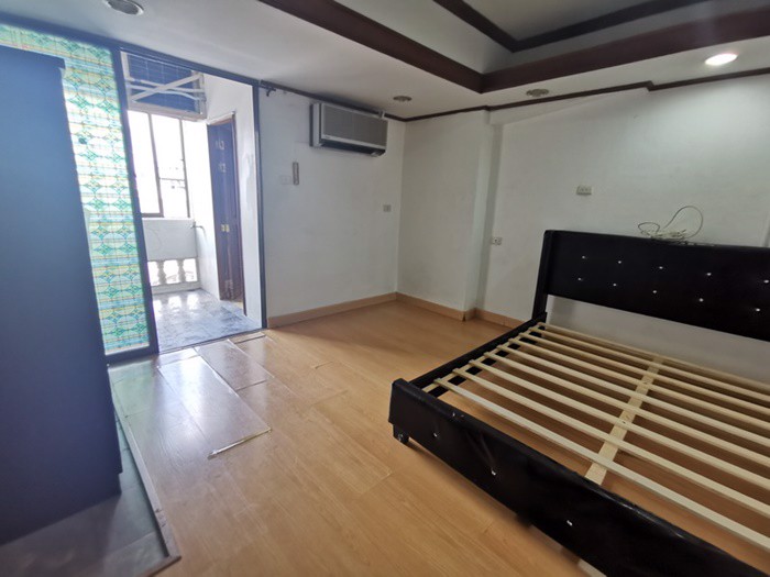 ขายถูก-คอนโด-ซอย-นราธิวาส-14-ย่านสีลม-สาทร-merlin-tower-40-ตรม-ตลาดวรรัตน์-ทะลุ-ซอย-เซ็นหลุยต์-สา