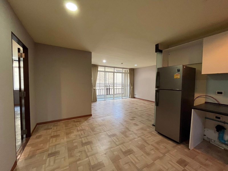 ขายคอนโด-ปภาดา-สีลม-คอนโดมิเนียม-ชั้น-4-ห้องใหญ่-ราคาถูกที่สุด