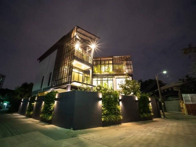 63002-ขายด่วนบ้านเดี่ยว-3-ชั้นพร้อมสระว่ายน้ำ-ซอยพัฒนเวศม์-1-ขนาด-121-ตรว-900-ตรม-5-นอน-5-น้ำ