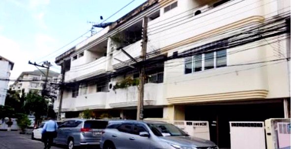 ให้เช่า-สำนักงานโฮมออฟฟิศ-ซอินทมาระต้นๆ-เพิ่ง-renovate-พร้อมโกดังเก็บของ-พื้นที่-300-ตรม-4-ห้องน