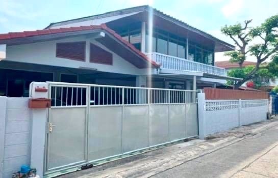 ให้เช่าบ้านเดี่ยว-ซอย-20-มิถุนา-renovate-ใหม่-ใกล้-mrt-สุทธิสาร-ขนาด-60-ตารางวา-5-ห้องนอน-3-ห้อง