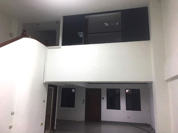 ให้เช่า-สำนักงานออฟฟิศ-4-ชั้น-ใกล้-bts-อารีย์-ใช้สอย-280-ตรม-4-ห้องนอน-แอร์-3เครื่องจอดรถ-2คัน