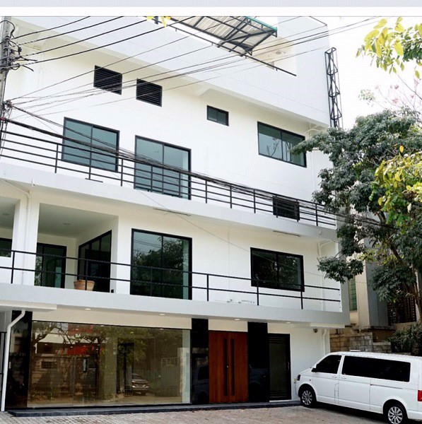 ให้เช่าโฮมออฟฟิศ45-ชั้น-พร้อมลิฟท์-ใกล้ห้างพาราไดซ์-ศรีนครินทร์-เหมาะทำ-โชว์รูม-สำนักงาน