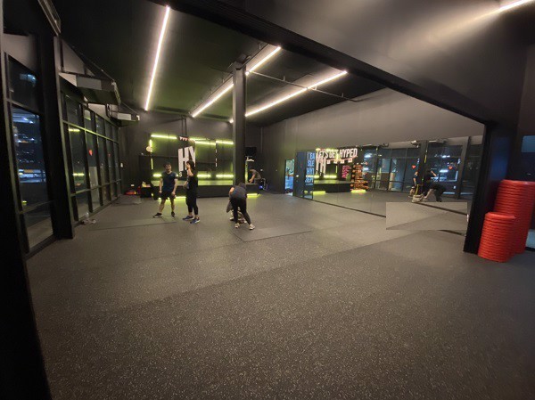 ให้เช่า-พื้นที่ย่านอโศก-ขนาด-175-ตรม-ใกล้-mrt-เพชรบุรี-เหมาะทำฟิตเนสและศูนย์สุขภาพ-มีที่จอดรถรวม