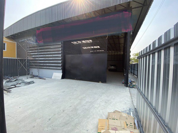 ให้เช่าโกดัง-ใหม่-ย่านถนนเลียบกาญจนา-มอเตอร์เวบ์-สะพานสูง-432-ตรม-ห้องน้ำ-3-ห้องประตูกว้าง-6-เมตร