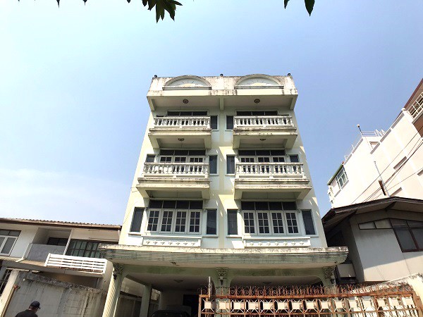 ให้เช่าอาคาร-4-ชั้น-มีดาดฟ้า-ใกล้บิ๊กซีลาดพร้าว-ใช้สอยทั้งหมด-517-ตรม-รถ-5-คัน-ห้องน้ำ-7