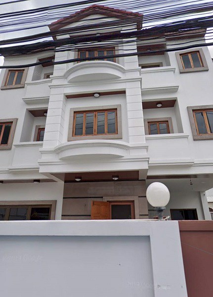 ให้เช่าบ้านเดี่ยว-3-ชั้นย่านเอกมัย-ตรงข้ามโรงเรียนนานาชาติ-พื้นที่-62-ตรว-4-นอน-5-น้ำ-ใช้สอย-400