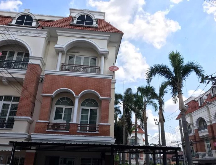 ให้เช่า-ทาวน์โฮม-3-ชั้น-หลังมุม-หมู่บ้านคาซ่าซิตี้นวลจันทร์-บ้านสวย-เฟอมร์ครบ