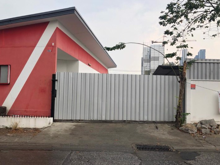 ให้เช่าที่ดิน-1-ไร่-พร้อมอาคารสำนักงาน-ขนาด-130-ตรม-มีที่จอดรถได้-30-คัน-ซอยสุขุมวิท-66-1