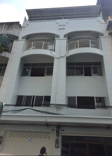 ให้เช่าอาคารพาณิชย์-4-ชั้น-2-คูหา-มีดาดฟ้า-ซอยสุขุมวิท-71-ใกล้รถไฟฟ้าพระโขนง-เดินทางสะดวก-เหมาะอาศัย