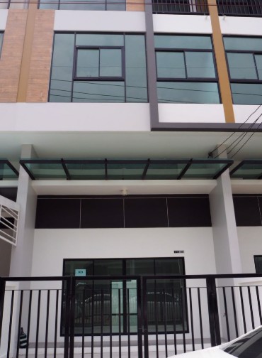 b405-ให้เช่าทาวน์โฮม-35-ชั้น-โครงการทรีโอ้-ร่มเกล้า-ติดถนนใหญ่-ใกล้สนามบินสุวรรณภูมิ