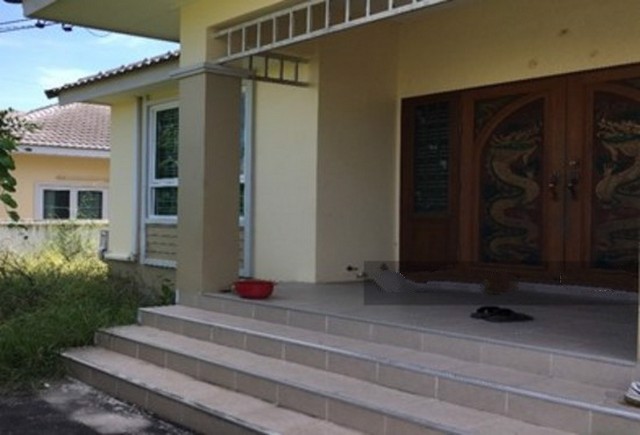 ขายบ้านเดี่ยวชั้นเดียว-เนื้อที่-66-ตรวโครงการหมู่บ้าน-รนารมย์-เน้นความเป็นส่วนตัวสูง