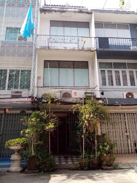 ขายตึกแถว-35ชั้น-3นอน3น้ำ-ปากซอยเซ็นหลุยส์-จันทน์18-7แยก2