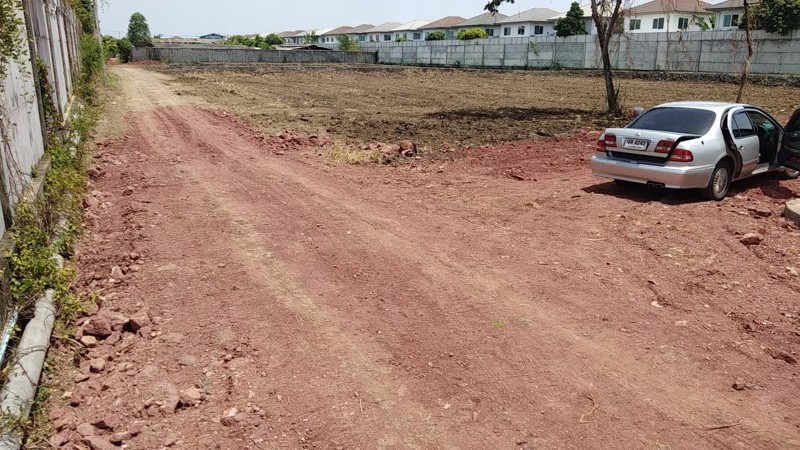 ที่ดินเปล่าให้เช่าถมแล้ว-อยู่ซอยประชาอุทิศ-90-อยู่หลังการเคหะ-