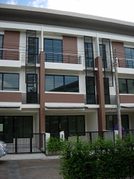 ทาวน์โฮม-3-ชั้นในเมืองภูเก็ต-เช่า-ด่วน-home-office-3rd-floor-for-rent-