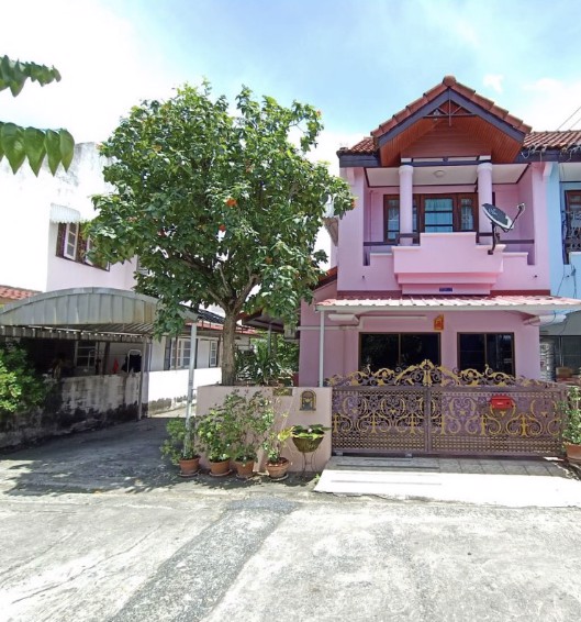 ขาย-บ้านทาวน์เฮ้าส์-2-ชั้น-หลังริม-ที่จอดรถมีหลังคาข้างบ้าน-ใน-มปรารถนา-3-เยื้องรพเอกชล-2-ชลบุรี