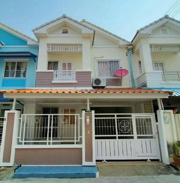 ขายทาวน์เฮาส์-2-ชั้น-สวย-แต่งใหม่-มีแอร์-มีเฟอร์ครบ-4-นอน-2-น้ำ-โทร-0634461828