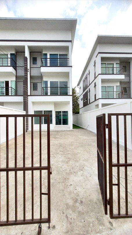 ขาย-บ้านแฝด-3-ชั้น-ทำเลทองติดถสุคนธสวัสดิ์-เดินไปสตรีวิทย์-2-ได้-เจ้าของขายเอง-69-ลบ