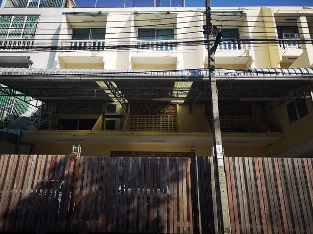 ขายทาวน์เฮ้าส์-4ชั้น-3หลัง-84-ตรว-หมู่บ้าน-อยู่ดีทาวน์เฮ้าส์-ซอยอยู่ดี-บางโคล่-บางคอเเหลม