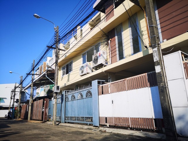 ขายทาวน์เฮ้าส์-4ชั้น-2หลัง-56-ตรว-หมู่บ้าน-อยู่ดีทาวน์เฮ้าส์-ซอยอยู่ดี-บางโคล่-บางคอเเหลม