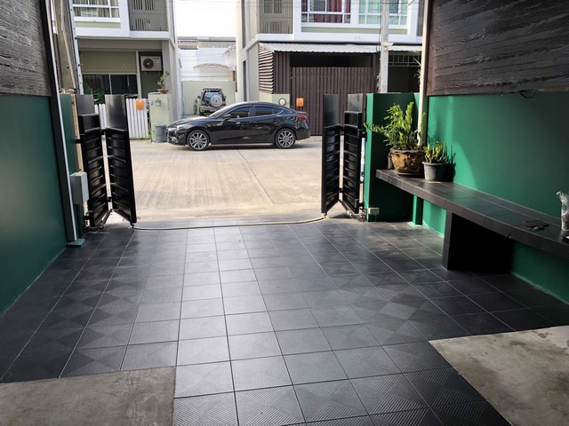 ขาย-ทาวน์โฮม-3ชั้น-นลินอเวนิว3-รามคำแหง160-ซอยมีสทีน-บ้านสวยพร้อมอยู่