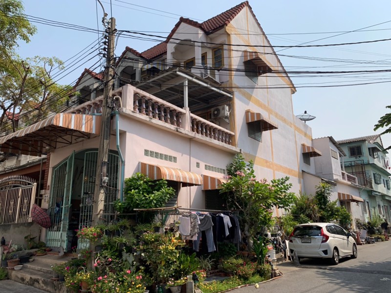 ขายทาวน์โฮม-3-ชั้น-บ้านริม-หมู่บ้านนิลุบล