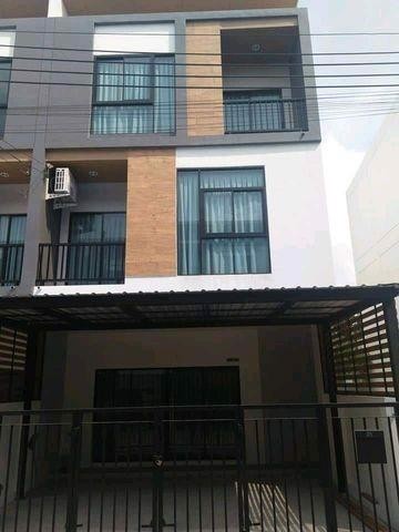 hr-3300-ให้เช่าทาวน์โฮม-3-ชั้น-โครงการทรีโอ-ร่มเกล้า-หลังมุม-ถนนร่มเกล้า-ใกล้สนามบินสุวรรณภูมิ