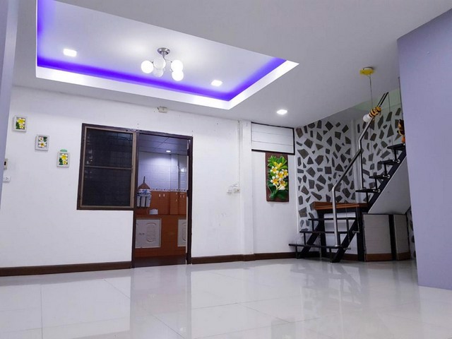 hr-3311-ให้เช่าบ้านแฝด-2-ชั้น-โครงการโกลเด้นเพลส-วัชรพล-ใกล้ห้าแยกวัชรพล