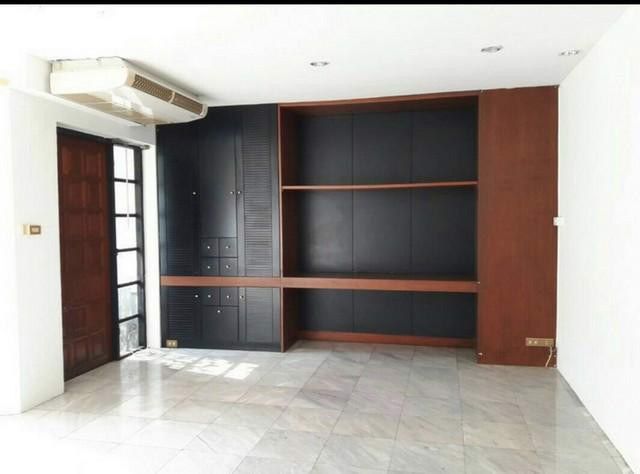 hr-3429-ให้เช่าทาวน์โฮม-4ชั้น-เล่นระดับ-วิวสระว่ายน้ำ-ถนนพระราม3-ยานนาวา