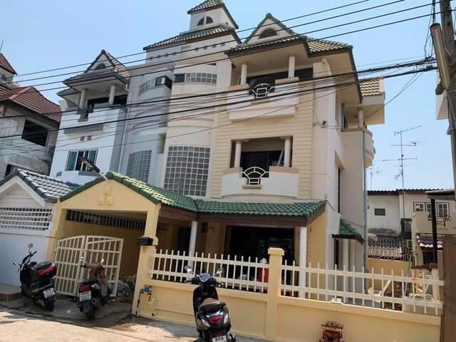 hr-3465-ให้เช่าทาวน์เฮ้าส์-3-ชั้นครึ่งหมู่บ้านโฮมอเวนิว-1-ซอยสุขุมวิท-101ทับ1-ใกล้-bts-อุดมสุข