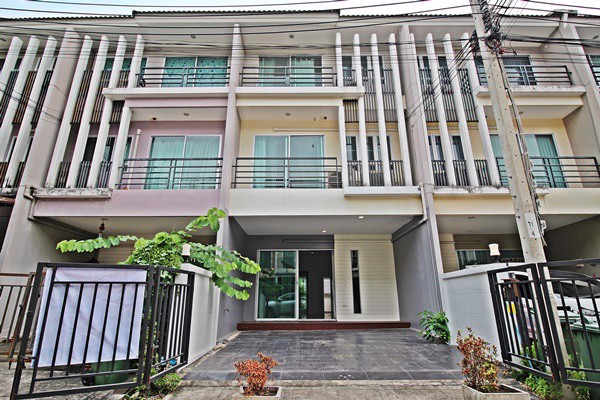 ขายทาวน์โฮม-3-ชั้น-วิสต้า-ปาร์ค-พระราม-2-หลังเซ็นทรัลพระราม-2-vista-กู้ได้-100-