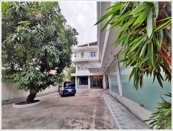 ให้เช่าอาคาร-ซอยสีลม-บางรัก-ถนนคอนแวนต์-ย่านแหล่งธุรกิจ-เหมาะสำหรับทำสำนักงาน-ร้านจิวเวลรี่-ธุรกิจ