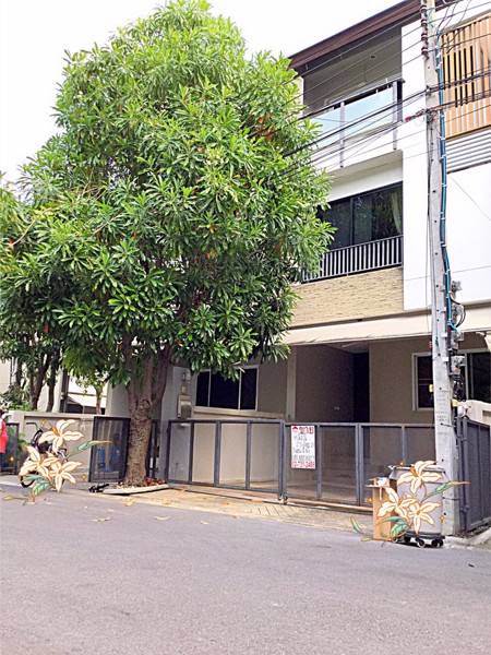 ขายทาวน์โฮม-3-ชั้น-private-nirvana-life-exclusive-ซโยธินพัฒนา-3-ถประดิษฐ์มนูญธรรมหรือ-นวมินทร์-111