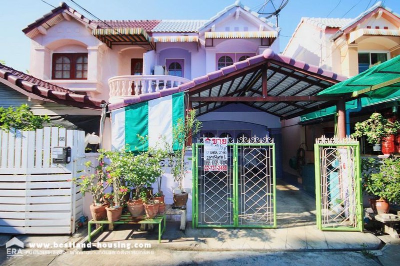 ขายด่วนบ้านแฝด-2-ชั้น-196-ตรว-ซประวิทย์และเพื่อน-13-1-ซอุดมสุข-51-เข้าซอยเพียงแค่-200-ม