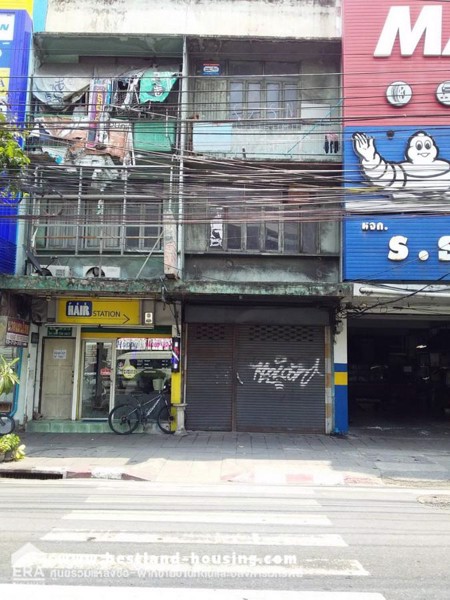 ให้เช่าตึกแถว-3-ชั้น-22-ตรว-ริมถนนพระราม4-แยกพระโขนงมุ่งหน้าไปกล้วยน้ำไท