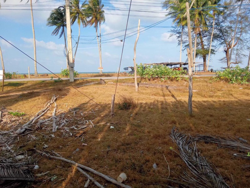 ขายที่ดินทําเลสวยมาก-ติดทะเลบ้านทอน-